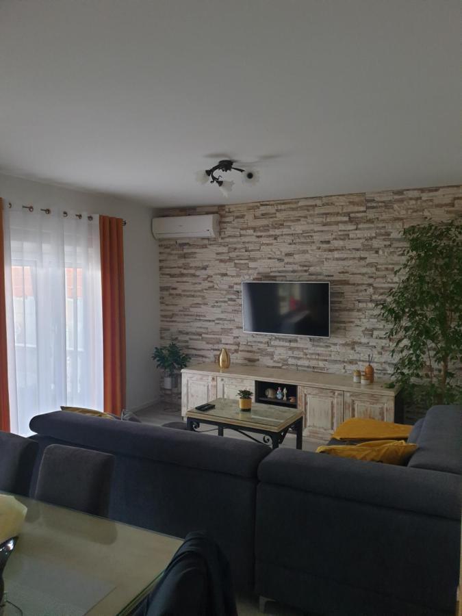 House Aurora Apartment Bibinje Bagian luar foto